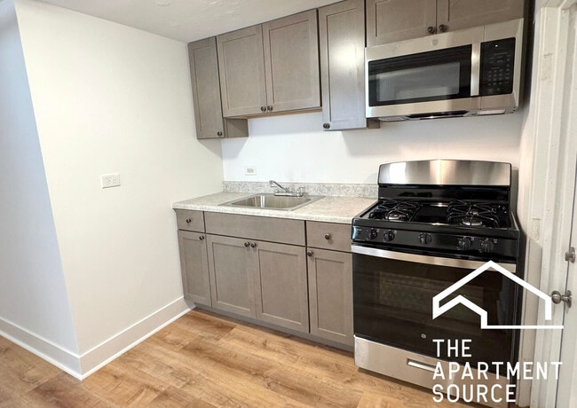 Foto del edificio - 6452 W Dickens Ave