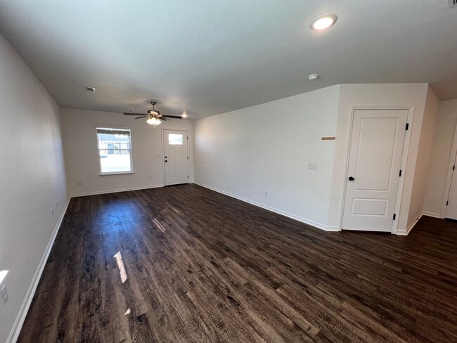 Building Photo - NEW 3 Bedroom Duplex In Duenweg, MO