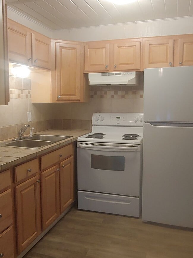 Foto del edificio - Must See!!! Lake view! 2 Bedroom Rental!