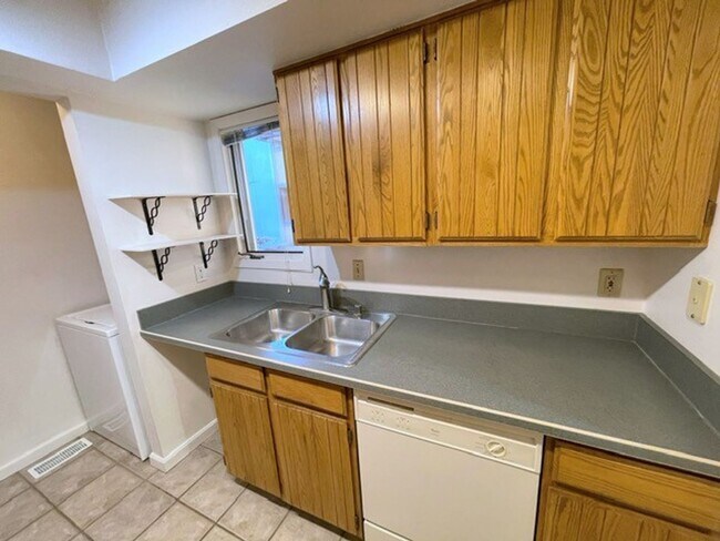 Foto del edificio - 7342 Huntsmen Cir