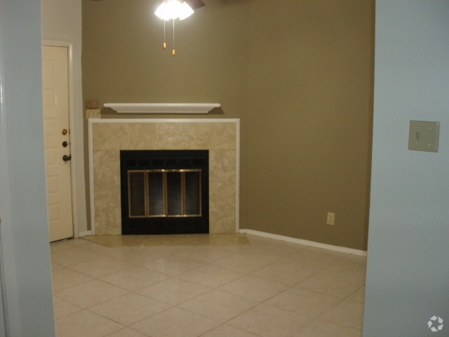 Building Photo - 921 Marine Dr