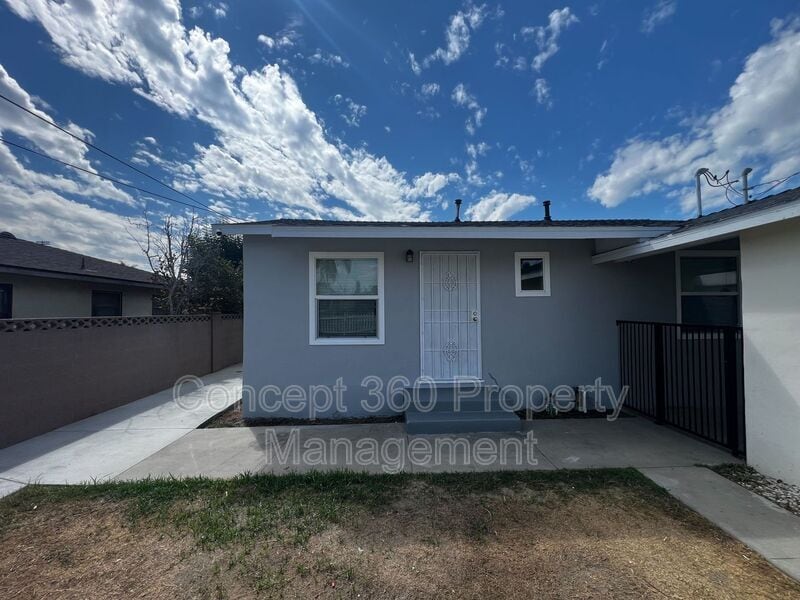 Primary Photo - 14101 1/2 ANDERSON PL