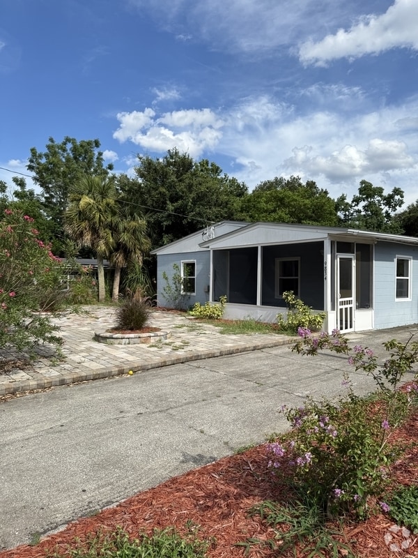 Building Photo - 9834 Elaine Rd