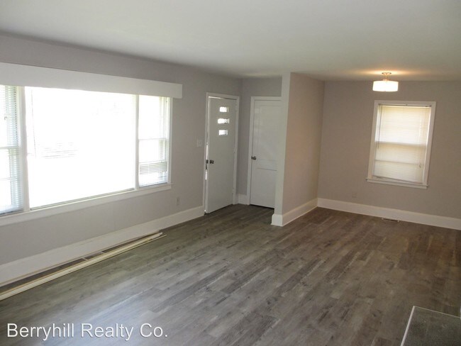 Building Photo - 3 br, 1 bath House - 1100 Dresden Dr