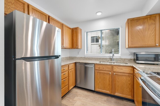 Kitchen with granite counter top - 1650 Upper Ironhorse Loop