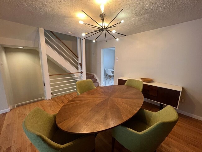 Foto del edificio - Beautiful Townhome in Private cul-de-sac i...