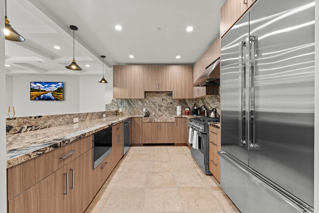 Building Photo - Chateau Century