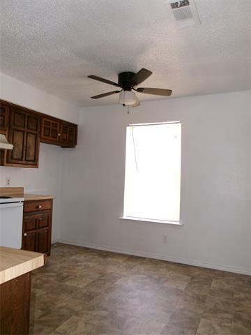Building Photo - 754 E Warrior Trail
