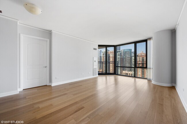 Building Photo - 450 E Waterside Dr