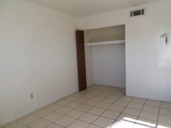Foto del edificio - 8808 Lawson St