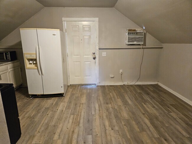 Photo - 1719 W Craig Pl Apartment