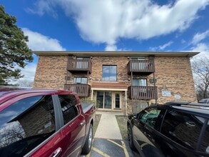 Building Photo - 535 Brookside Dr