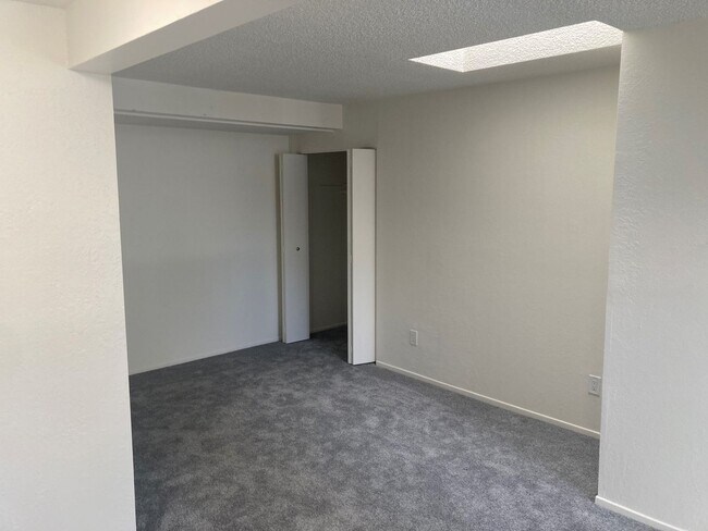 Building Photo - 3359 Landis St