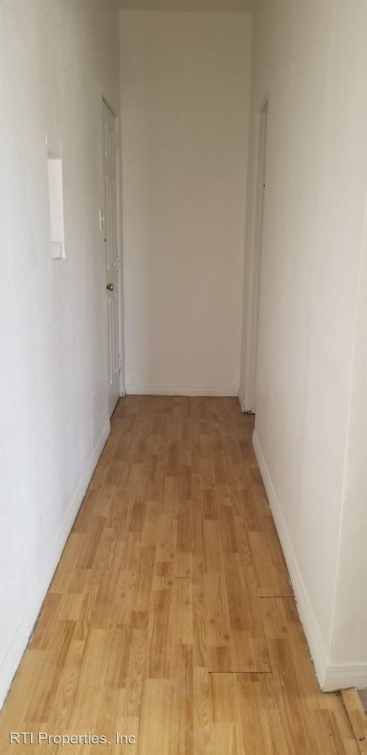 Foto del edificio - 456-460 W Cowles St