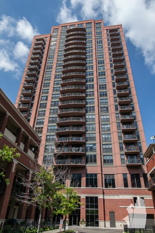 Foto del edificio - 330 N Jefferson St