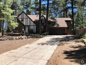 Building Photo - 3060 S Walkup Dr