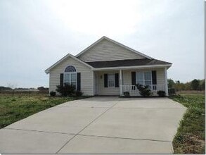 Building Photo - 3800 Sabre Ln
