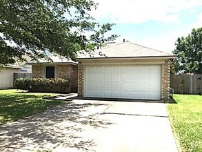 Building Photo - 102 Quail Cir