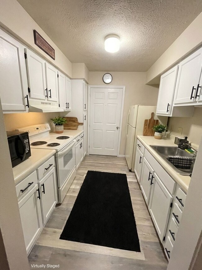 Building Photo - Welcome to Somerset Village!