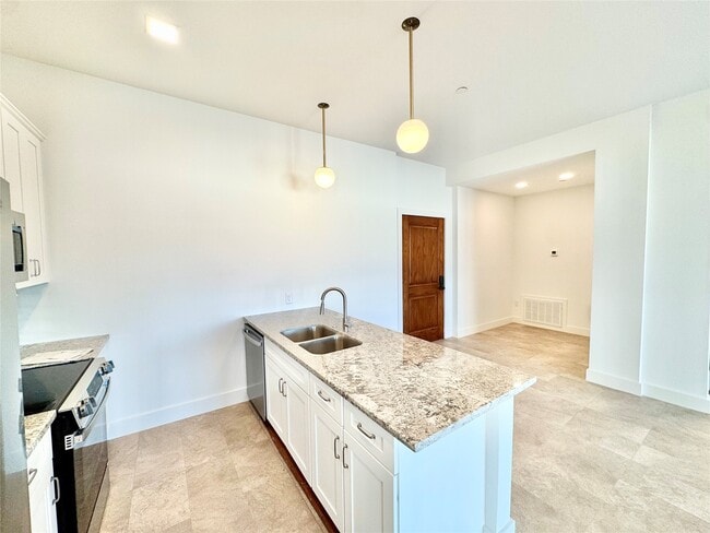 Building Photo - 2102 Mechanic St