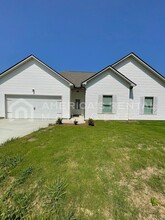 Building Photo - 226 Graham Cir