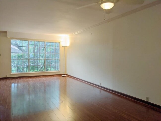 Building Photo - 3108 Vossdale Rd