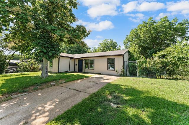 Foto del edificio - 3806 Castle Hills Dr