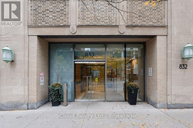 Building Photo - 832 Bay St.