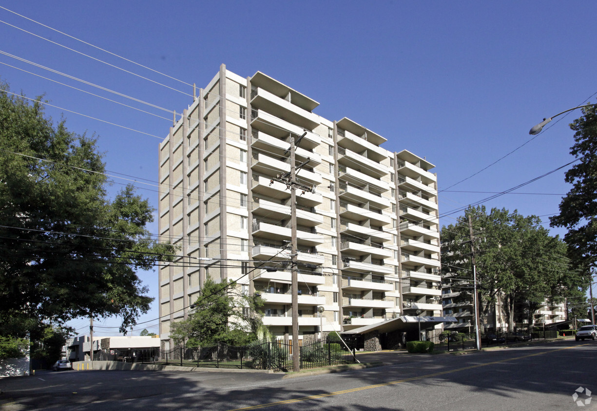 Primary Photo - The Embassy Apartments