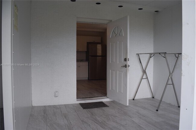 Building Photo - 5850 Sheridan St
