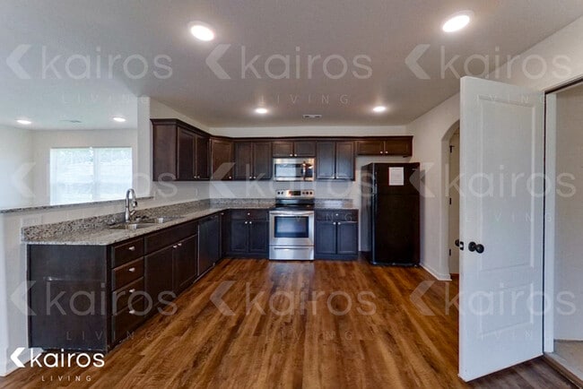 Building Photo - 202 Fieldstone Cir