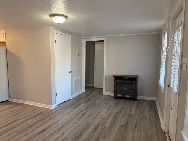 Foto del edificio - 132 Heather Ln NW