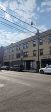 Building Photo - 3009 W Armitage Ave