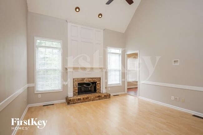 Foto del edificio - 4180 Chatham View Dr