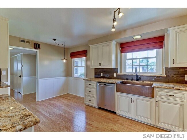 Building Photo - 383 S California St