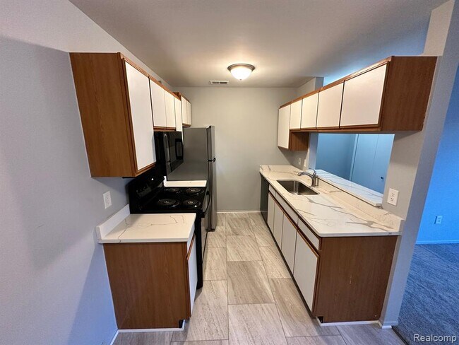 Foto del edificio - 24056 Middlebelt Rd