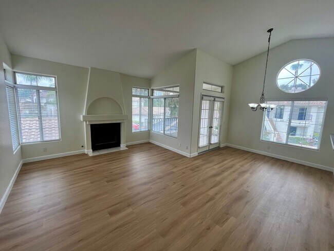 Foto del edificio - Gorgeous 3 bedroom 2 bath Rancho del Oro C...