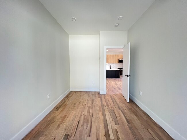 Unit 2B - 46 Van Reipen Ave