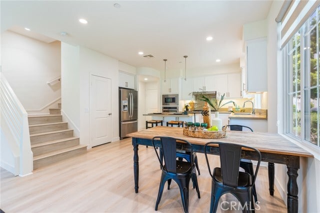 Building Photo - 747 Beacon