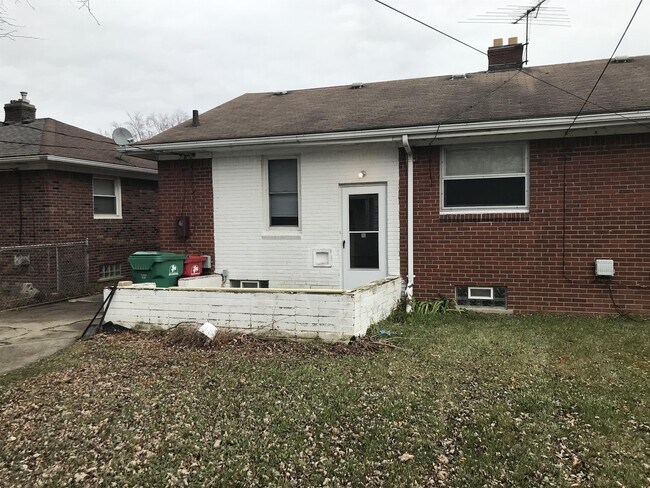 Building Photo - 21749 Schroeder Ave