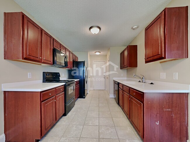 Foto del edificio - 305 Springdale Ct