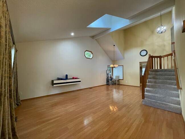 Foto del edificio - 3Bd/ 2.5Ba Storybook Home in the Bethany N...