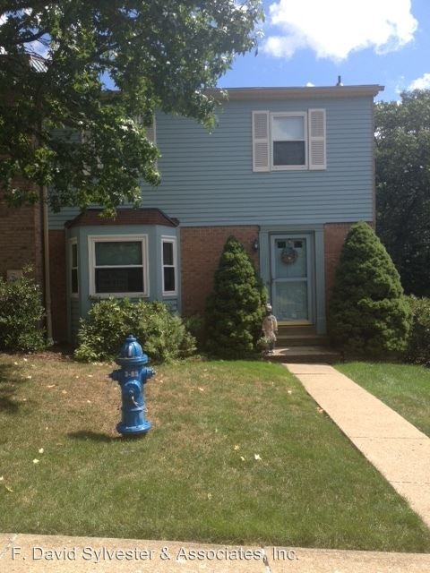 Primary Photo - 1162 Queens Dr