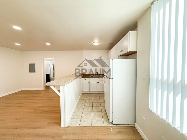 Foto del edificio - 5611 Fulcher Ave