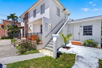 Building Photo - 614 SW 19th Ave