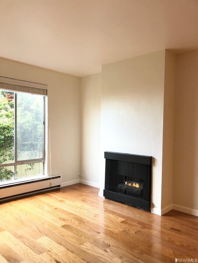 Building Photo - 111 Corwin St