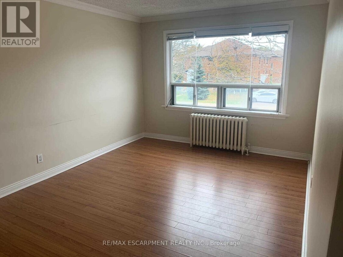 Building Photo - 243 A Lakeshore Rd E