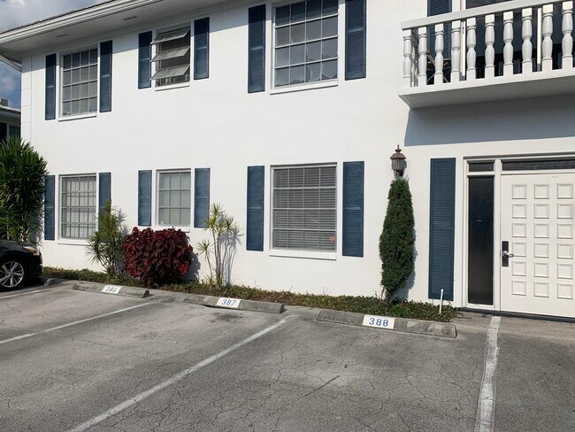 Foto del edificio - 2251 NE 66th St