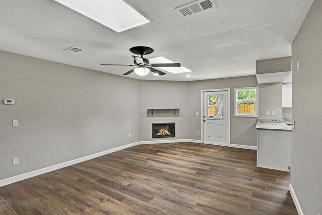 Foto del edificio - Renovated 3 bedroom/ 2 bathroom home in Mandarin