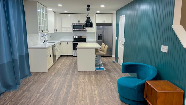 Building Photo - 663 Heavenly Days St
